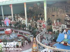 Развлечения в Сеуле в Южной Корее, вид на Lotte World сверху