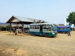 Транспорт в Лаосе, Автобус и автовокзал в Muang Ngeun 