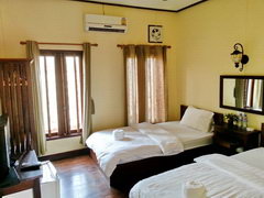 Laos, Luang Prabang, a cheap hotel, The room itself