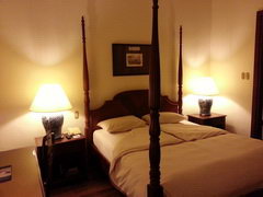 Laos, Vientyane, expensive hotel Settha Palace, Bedroom