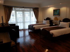 Luxe accomodation in Laos, Vientyane, hotel room 