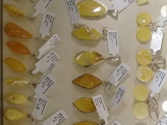 Prices for souvenirs and in Jurmala, Products from amber