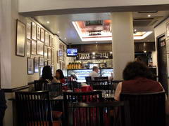 Цены в ресторане в Макао, Обстановка в туристическом кафе