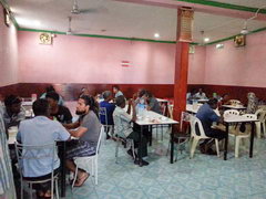 Eating and drinking in Male, Lunch at a cheap eatery