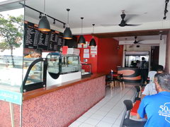 Eating out prices in the Maldives, In a cafe