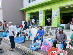 Цены на продукты на Мальдивах, Торговцы рыбой