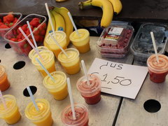 Цены на еду в Амстердаме в Нидерландах, Выжатые соки. Клубника и апельсин