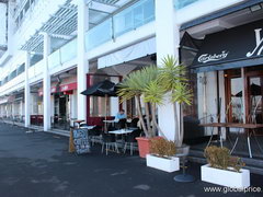 Dinning and drinking in New Zealand, Cafe on the dock in Auckland