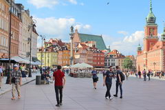 Отдых и развлеченя в Варшаве в Польше, Замковая площадь - центральное туристическое место