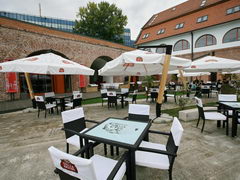 Food and drinks in Romania, Outdoor restaurant