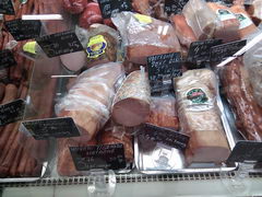 Цены на продукты в Румынии в Бухаресте, Колбасы и копчености