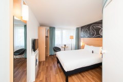 Housing prices in Scotland, Hotel Ibis 3 stars