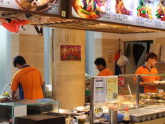 Цены в Сингапуре на еду, Работники общественного питания