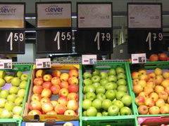 Prices for food in Slovakia, Apples