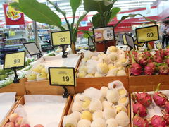 Bangkok, Thailand, prices for fruits, Apples and pears