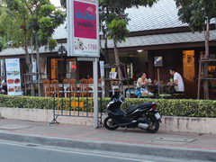 Chiang Mai food prices, Thailand, Small restaurant near the road