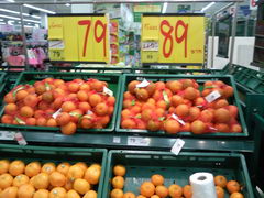 Fruits in Hua Hin, Thailand, Prices of oranges
