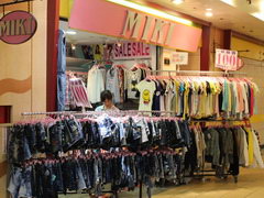 Цены на вещи в Тайване(Тайбэй), Простые женские футболки