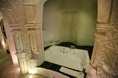 Rock hotels in Goreme in Turkey, Jacuzzi