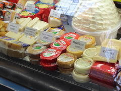 Food prices in Hungary, Cheeses on the market