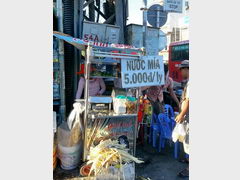 Vietnam, Nha Trang street food, juice from sugar cane